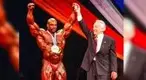 gendary-Mr.-Olympia-Ronnie-Coleman-with-Joe-Weider.webp