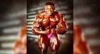 Bodybuilder-Victor-Richards-posing-in-pink-trunks.webp