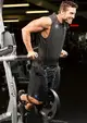 build-killer-pecs-in-just-3-moves-3-700xh.jpg