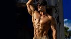 2024 Natural bodbuilder winner Jeff Seid standing in the sun