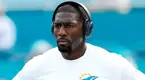 ide-Receiver-Miami-Dolphins-NFL-Wearing-Headphones.webp